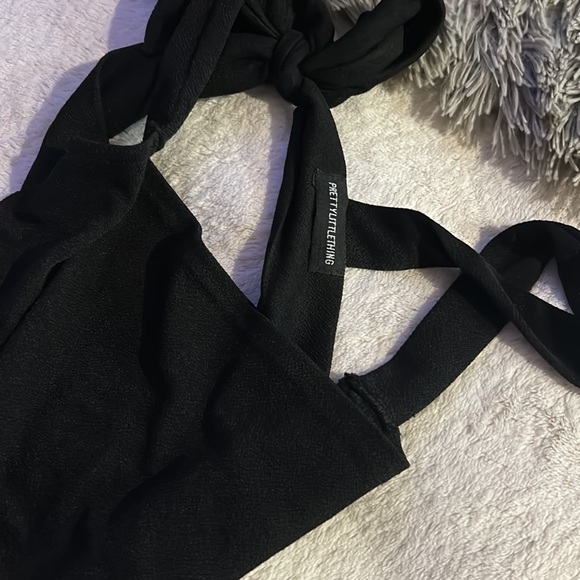 Black body suit from pretty little thing - Picture 4 of 4